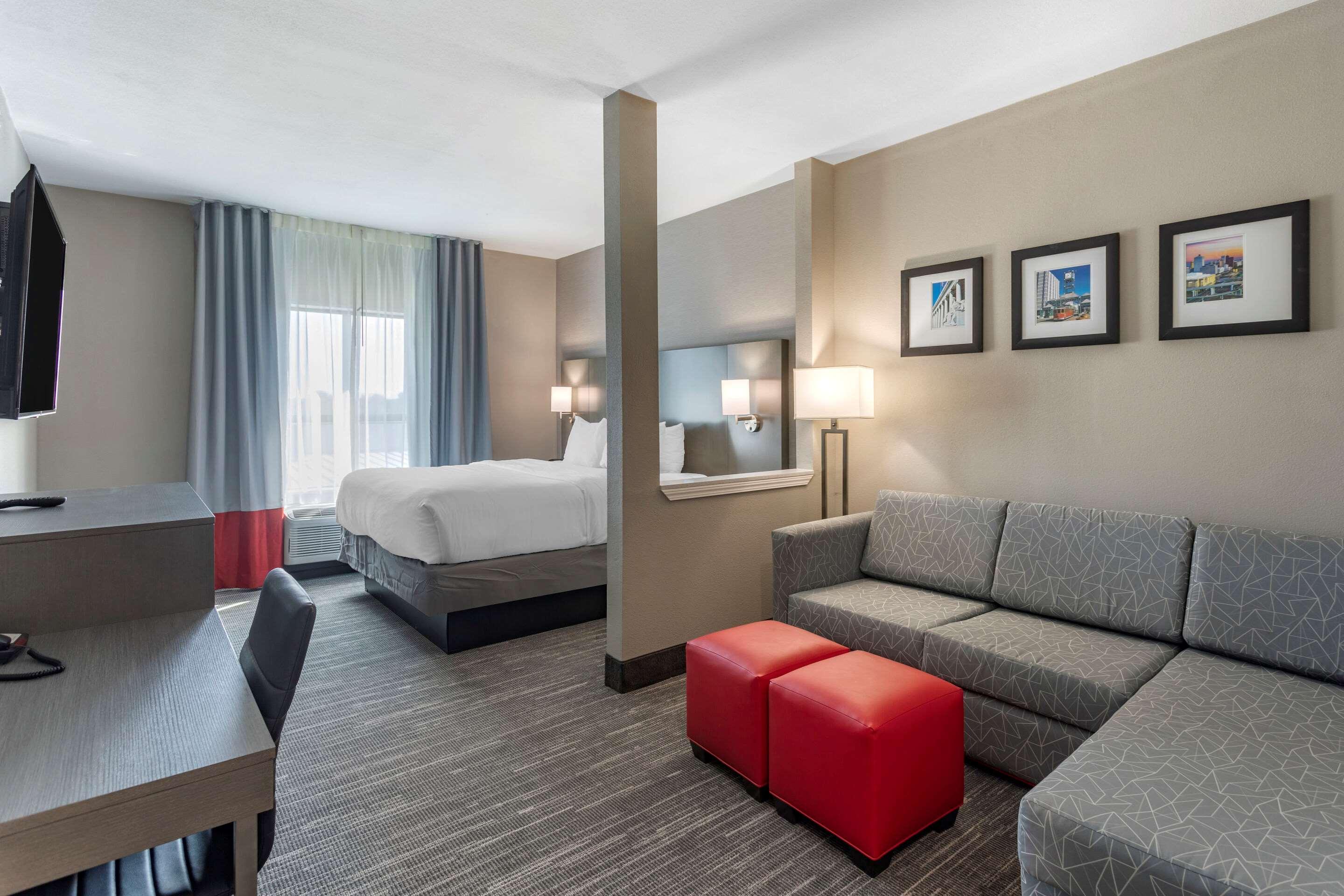 Hotel Comfort & Olive Branch